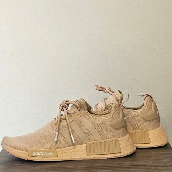 ADIDAS Women's NMD R1  Casual Sneakers Size 9.5 Blush NWT - Picture 2 of 9